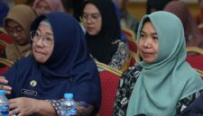 Kepala BKPSDM Kota Pontianak Yuni Rosdiah (kanan) dan Kepala Dinas Pendidikan dan Kebudayaan Kota Pontianak Sri Sujiarti/Prokopim