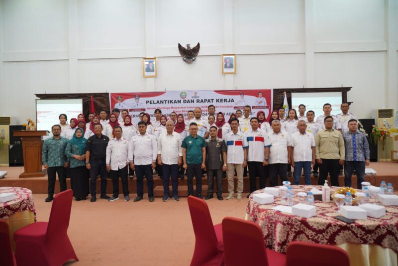 Foto bersama usai pelantikan pengurus KORMI Kota Pontianak periode 2025-2029.