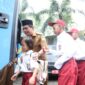 Wakil Wali Kota Pontianak Bahasan mengantar keberangkatan siswa-siswi Sekolah Rakyat/Kominfo/Prokopim 
