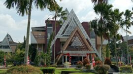 KIP merupakan Program Pemerintah untuk membantu perkuliahan serta biaya hidup mahasiswa terutama dari keluarga yang kurang mampu