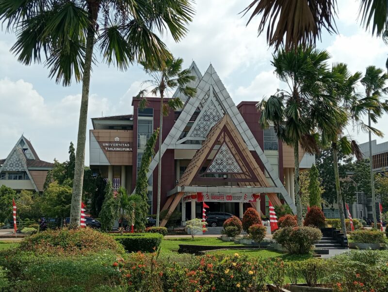 KIP merupakan Program Pemerintah untuk membantu perkuliahan serta biaya hidup mahasiswa terutama dari keluarga yang kurang mampu