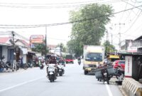 Kondisi Jalan Kom Yos Sudarso yang akan dilakukan pelebaran jalan/Prokopim/Kominfo 