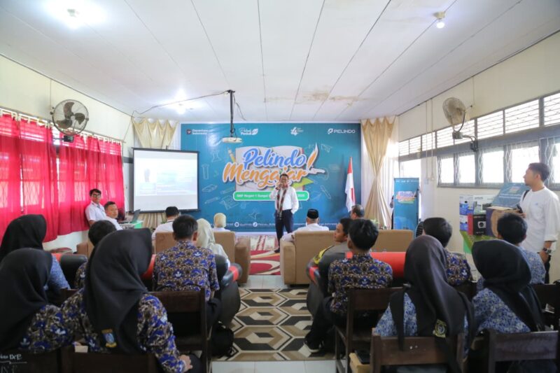 Pelindo regional 2 Pontianak mengajar di SMP 1 Sungai Kunyit