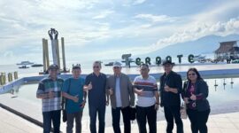 Rektor Untan berfoto bersama Rektor PTN lainnya di Ternate