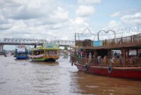 Karnaval Air menjadi tradisi menyambut Hari Jadi Pontianak untuk mengenang asal muasal berdirinya Pontianak/Kominfo/Prokopim 