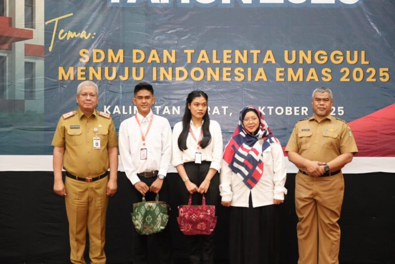 Sekda Prov. Kalbar bersama dengan pendamping KDKMP berfoto bersama