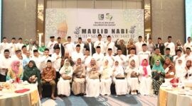 Foto bersama seluruh anggota KAHMI Kalbar dalam peringatan Maulid Nabi Muhammad SAW