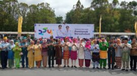 Walikota Pontianak berfoto bersama usai melaksanakan upacara peringatan HUT kota Pontianak yang ke- 254 tahun