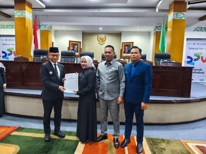 Penyampaian Jawaban Wali Kota Pontianak atas pandangan Fraksi-fraksi DPRD Kota Pontianak terhadap Ranperda APBD Tahun Anggaran 2026.