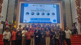 Foto bersama para peserta kegiatan bersama rektor UPB