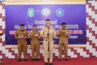 Wali Kota Pontianak Edi Rusdi Kamtono membacakan deklarasi Open Defecation Free atau setop buang air besar sembarangan.