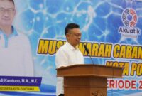 Wali Kota Pontianak yang juga selaku Ketua Akuatik Indonesia Kota Pontianak memberikan arahan saat pembukaan Muscab.