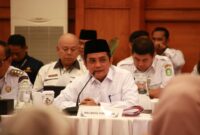 Wakil Wali Kota Pontianak Bahasan menyampaikan kondisi harga dan ketersediaan bahan pokok menjelang Natal dan Tahun Baru pada High Level Meeting di Kantor Perwakilan Bank Indonesia Provinsi Kalbar.