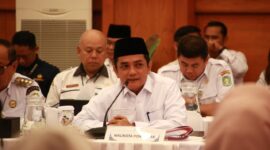 Wakil Wali Kota Pontianak Bahasan menyampaikan kondisi harga dan ketersediaan bahan pokok menjelang Natal dan Tahun Baru pada High Level Meeting di Kantor Perwakilan Bank Indonesia Provinsi Kalbar.