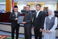 Wali Kota Pontianak Edi Rusdi Kamtono menandatangani nota kesepahaman program pembentukan Perda 2026