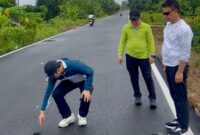 Wali Kota Pontianak Edi Rusdi Kamtono meninjau pembangunan infrastruktur di wilayah Pontianak Utara, salah satunya Jalan Kebangkitan Nasional