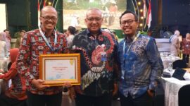 Perwakilan PPIIBT Untan bersama Direktur Utama LPDB Kemenkop RI dalam Monev Program Inkubasi LPDB 2025