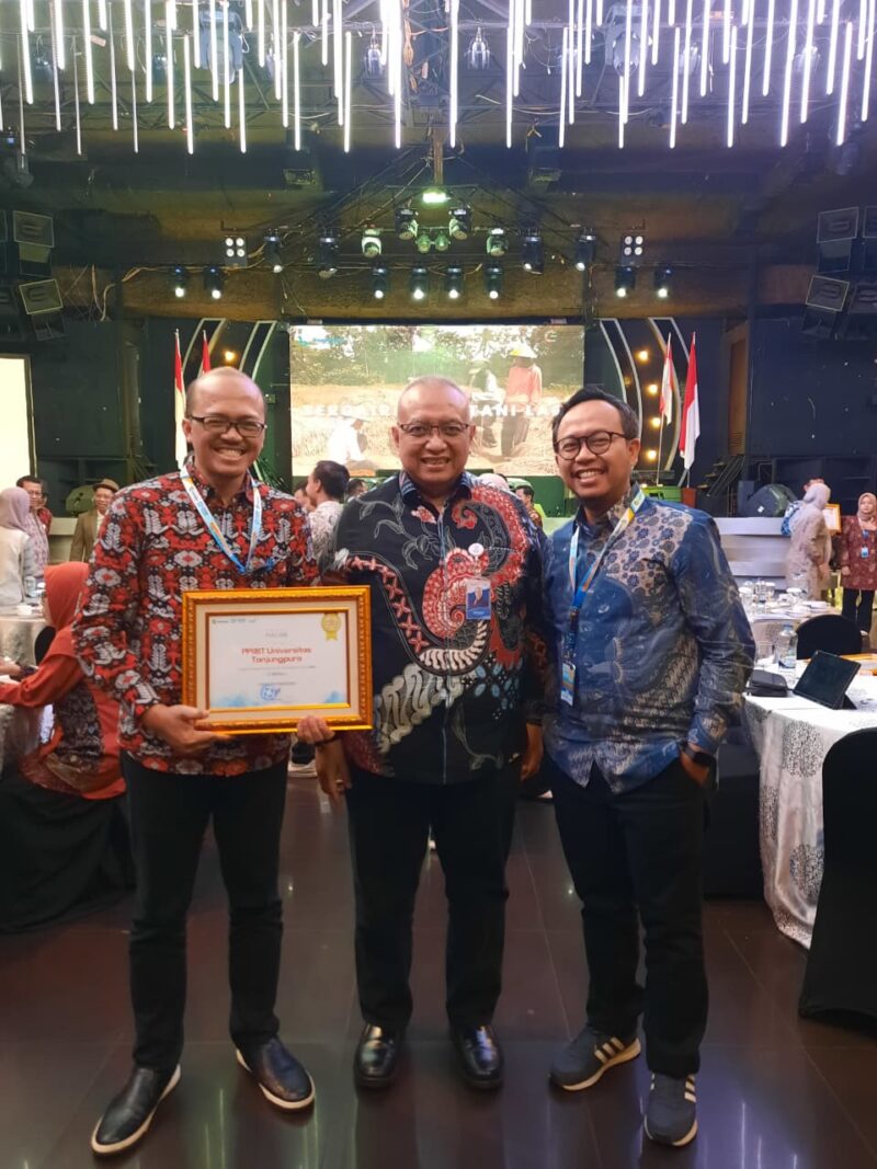 Perwakilan PPIIBT Untan bersama Direktur Utama LPDB Kemenkop RI dalam Monev Program Inkubasi LPDB 2025