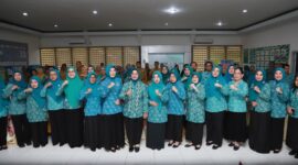 Ketua TP PKK Kota Pontianak Yanieta Arbiastutie Kamtono menerima kunjungan kerja Ketua TP PKK Provinsi Kalbar Erlina Ria Norsan dalam rangka monitoriing dan evaluasi percepatan sinkronisasi program kerja PKK.