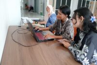 aktivitas mahasiswa di ruang UPA Perpustakaan Untan