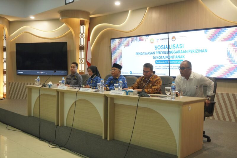 Sekretaris Daerah Kota Pontianak Amirullah membuka sosialisasi pengawasan penyelenggaraan perizinan Kota Pontianak.