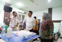 Wali Kota Pontianak Edi Rusdi Kamtono didampingi Direktur RSUD SSMA Kota Pontianak Eva Nurfarihah meninjau kondisi sarana dan prasarana rumah sakit.
