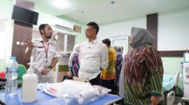Wali Kota Pontianak Edi Rusdi Kamtono didampingi Direktur RSUD SSMA Kota Pontianak Eva Nurfarihah meninjau kondisi sarana dan prasarana rumah sakit.