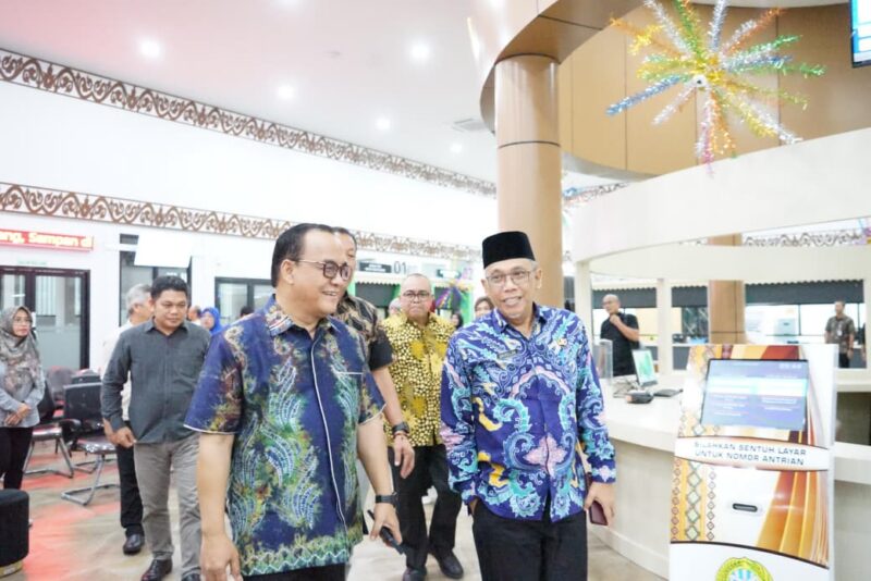 studi tiru pelayanan publik oleh Pemerintah Kota Balikpapan bersama sekda kota pontianak