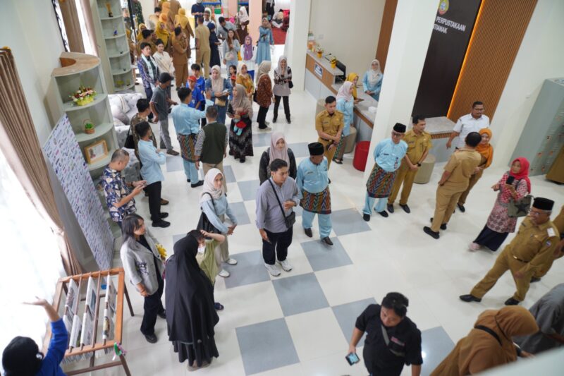 Suasana ruang baca Gedung Perpustakaan Kota Pontianak