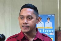 Tenaga Ahli FEB Untan saat memberikan keterangan pers usai pertemuan dengan walikota pontianak