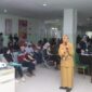 dr Nihayatus Solikhah saat menyampaikan sosialisasi bahaya asap kebakaran lahan bagi kesehatan.