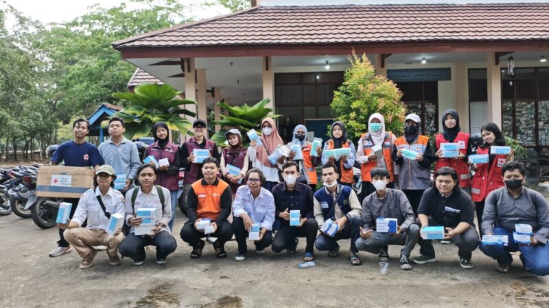 Badan Kerohanian Mahasiswa Islam Universitas Tanjungpura (BKMI UNTAN) melalui Bidang Kajian Strategis dan Sosial Kemasyarakatan (KSSK) menginisiasi aksi kemanusiaan berupa pembagian masker kepada masyarakat