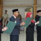  Lima Pejabat eselon dua mengucapkan sumpah dan janji jabatan dalam prosesi pelantikan