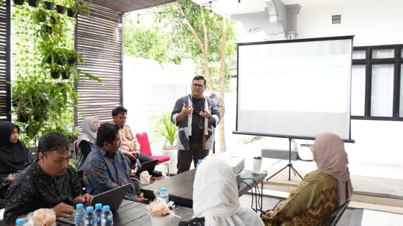 Kepala Perwakilan Bank Indonesia Provinsi Kalimantan Barat, Doni Septadijaya memberikan keterangan kondisi perekonomian kalbar