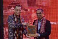 Rektor Untan Garusa Wiko bersama Menteri Pendidikan Tinggi, Sains, dan Teknologi, Brian Yuliarto