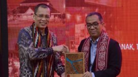 Rektor Untan Garusa Wiko bersama Menteri Pendidikan Tinggi, Sains, dan Teknologi, Brian Yuliarto