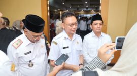 Wali Kota Pontianak Edi Rusdi Kamtono saat diwawancarai awak media