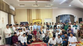 Momentum bulan suci Ramadan 1447 Hijriah dimanfaatkan oleh Majelis Wilayah Korps Alumni Himpunan Mahasiswa Islam Kalimantan Barat (MW KAHMI Kalbar) bersama Majelis Daerah Korps Alumni Himpunan Mahasiswa Islam Kubu Raya (MD KAHMI Kubu Raya) untuk mempererat silaturahmi melalui kegiatan buka puasa bersama yang digelar di kediaman Wakil Bupati Kubu Raya