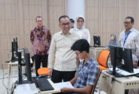 Menteri Pendidikan Tinggi, Sains, dan Teknologi (Mendiktisaintek), Brian Yuliarto, meninjau langsung pelaksanaan hari keempat Ujian Tulis Berbasis Komputer–Seleksi Nasional Berdasarkan Tes (UTBK-SNBT) di Universitas Tanjungpura 