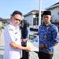 Wali Kota Pontianak Edi Rusdi Kamtono menyerahkan secara simbolis SK PNS kepada perwakilan dari CPNS.