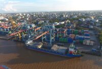 suasana lengang dermaga di pelabuhan dwikora