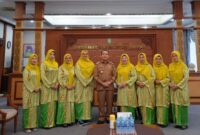 foto bersama pengurus DPP MPM bersama dengan Gubernur Kalbar