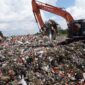 Wali Kota Pontianak Edi Rusdi Kamtono meninjau TPA Batulayang yang akan beralih dari sistem open dumping  menjadi sanitary landfill dan contolled landfill