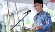 Wali Kota Pontianak Edi Rusdi Kamtono menyampaikan sambutan pada Upacara Hari Lahir Pancasila