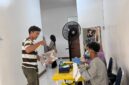 mahasiswa baru sedang melaksanakan tes narkoba di klinik pratama untan