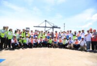 foto bersama gubernur kalbar, bupati mempawah dan seluruh jajaran pt.pelindo regional 2 pontianak bersama mitra