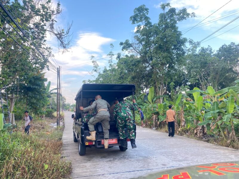 Satpol PP Kota Pontianak menggelar penertiban permainan layangan.