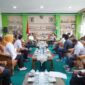walikota pontianak bertemu dengan Wakil Sekretaris Jenderal PP PBSI di ruang kerja walikota pontianak