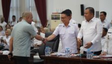 Wali Kota Pontianak Edi Rusdi Kamtono menyampaikan pendapatnya pada Rapat Koordinasi Pembahasan Kebijakan Penerimaan dan Pengalokasian Dana Transfer ke daerah dalam APBN.