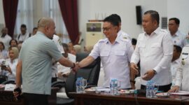 Wali Kota Pontianak Edi Rusdi Kamtono menyampaikan pendapatnya pada Rapat Koordinasi Pembahasan Kebijakan Penerimaan dan Pengalokasian Dana Transfer ke daerah dalam APBN.